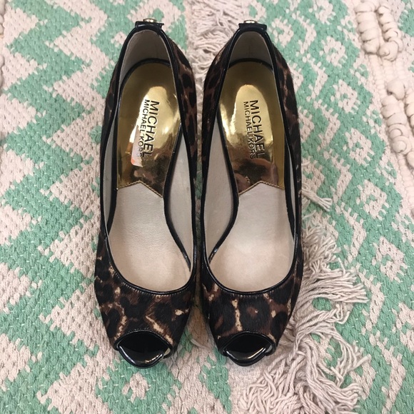 MICHAEL Michael Kors Calf Hair Leopard Peep Toes - Picture 3 of 7
